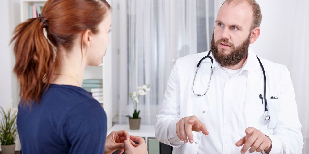 Die Behandlung eines Tumors kann Nebenwirkungen haben.