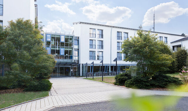 Das Bild zeigt die Niederrhein Klinik von außen.