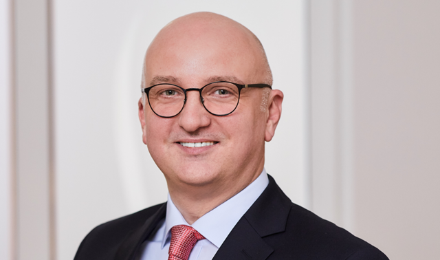 Mitarbeiter Herr Papper