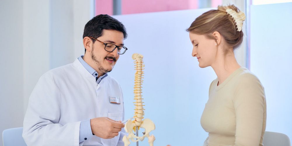 Lumbaler Bandscheibenvorfall: Behandlung in den Kliniken der St. Augustinus Gruppe 