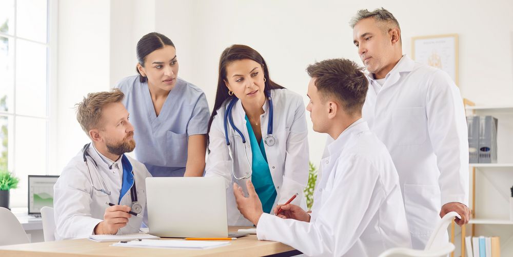 Das Team der Neurologie unterstützt Betroffene in der Behandlung ihrer frontotemporalen Demenz.
