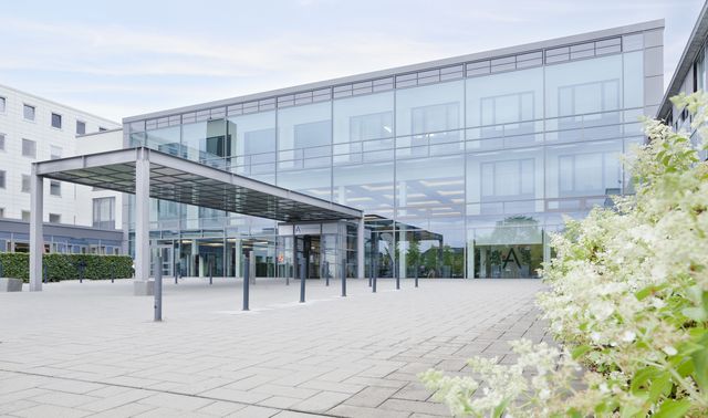 Eingangsbereich Johanna Etienne Krankenhaus