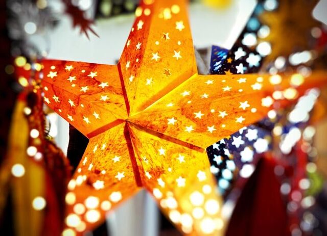 Lampe in Form eines Adventssterns.