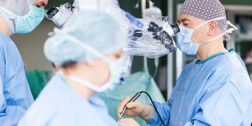 Ablauf einer Bandscheiben-Operation im Operationssaal 