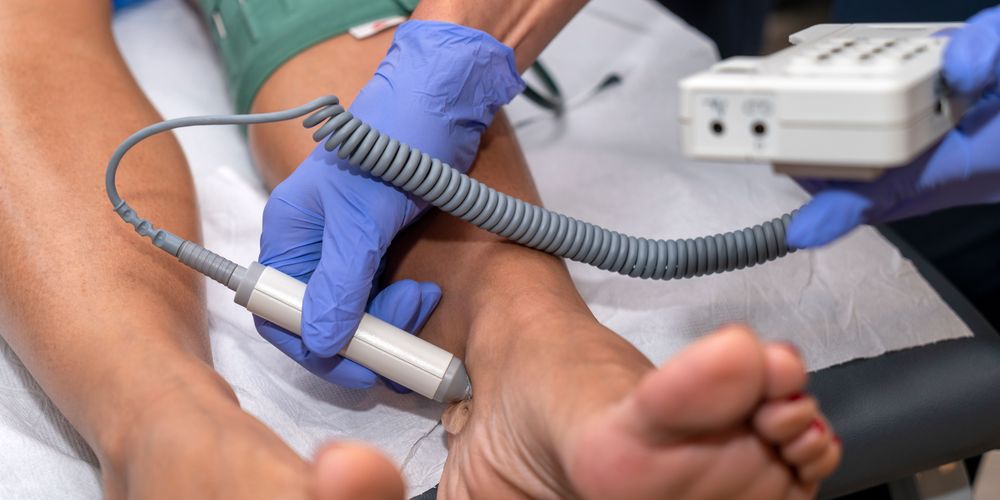Eine Patientin bei einer Untersuchung in der Gefäßchirurgie.