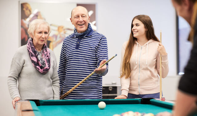 Spielerische Therapie in der Gerontopsychiatrie in der psychiatrischen Institutsambulanz.